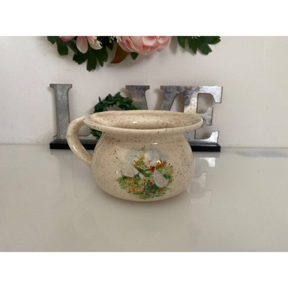 Vintage Stoneware Handled Child' s Camber‎ Pot with Geese Motif - Picture 6 of 16